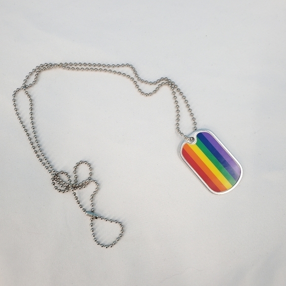 Rainbow ๐ dogtag necklace new in package - Picture 2 of 8